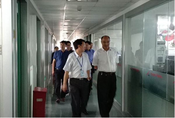 热烈欢迎省台办副主任王鲁宁莅临lysport药业参观指导